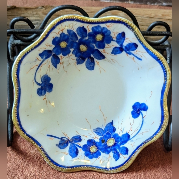 Vintage Collectible Bundle of White/Blue Dishes - Picture 13 of 16
